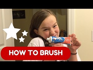 KIDS CREST SPARKLE TOOTHPASTE! HOW TO BRUSH YOUR TEETH!