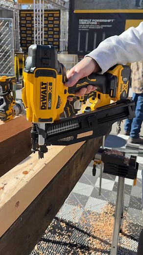 Trying out the new Dewalt Elite series spade bit•Normally spade bits are annihilated when you hit a nail, these are made for it.Either it pushes the nail to the side or goes through it•I’m running it with their new hydraulic oil impact, it’s super smooth and a lot more quiet DEWALT...#tools #construction #dewalt #dewaltpartner #dwtough #dewalttools #worldofconcrete2025 | Kruger Construction