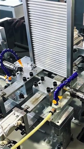 Double-head tapping machine for round bars #Double-head tapping machine#Fully automatic tapping