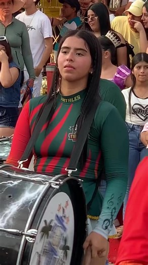 anahi #paratiiiiiiiiiiiiiiiiiiiiiiiiiiiiiii #bastoneras #anahi | anahi