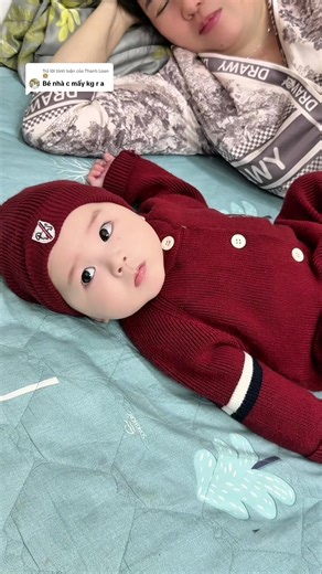 Trả lời @Thanh Loan 👧🏼 dạ bé Min 3tháng 10N dc 7.2kg .! nhưng con lại ốm rsv mất 10 ngày tụt xg còn 7kg, mấy nay lại người nên con được gần 7.5Kg các cô chú nè..! thương lắm chỉ mong con lúc nào cũng ngoan khoẻ thui@Bùi Thị Thoan (Mẹ Mun Min) @THUÝ DIỆU - YSKIN