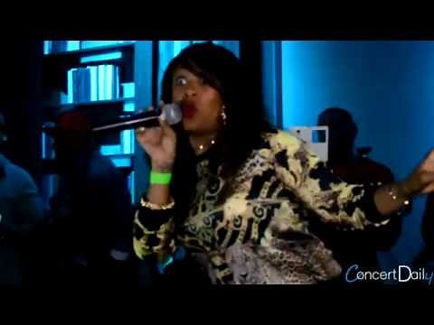 Sunshine Anderson performing "Heard It All Before" Live