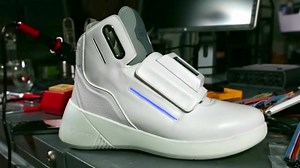 The trainers featuring a mini screen and other tech news