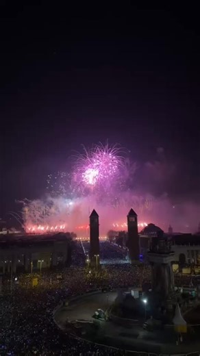 guys Watch the full video ..! 🇪🇸 #barcelona #2026 #happynewyear2026 #growmyaccount #zami_warraich_01