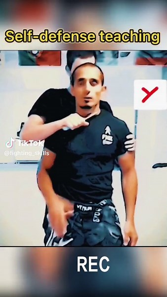 Self-defense teaching 🔥🔥🔥 @fighting_kungfu6 #fighting #skills #kungfu #combat #fyp #teaching #selfdefense