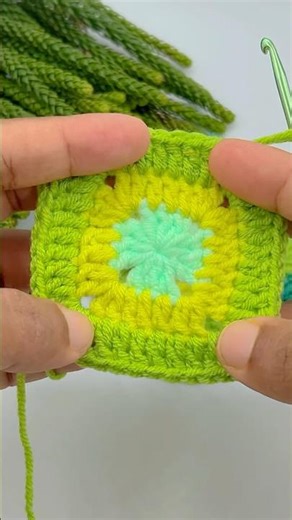 TUTORIAL HERE!👆 Very Easy Granny Square Crochet Pattern | Beginner Friendly Tutorial