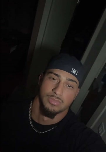 Βίντεο χρήστη anastasios_vasileiadis (@anastasios_vasileiadis) με μουσική Funny Valentine - Light & Adams