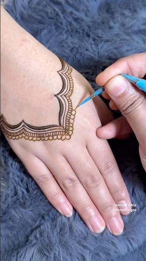 Aesthetic Hennadesign #aesthetic #simplemehndi #simplehenna #hennatatto #hennadesign #hennatutorial