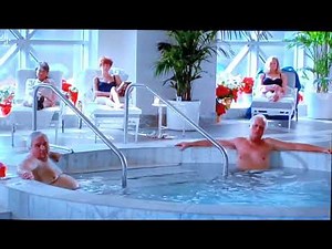 Home Alone 2-Lost in New York-the pool scene#homealone2 #kevin #pool #funnyvideo
