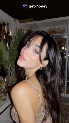 IGirl on Instagram: "Her name is Lira — dark hair, slow smile, and eyes full of mystery 🖤 Wanna know her secret?"