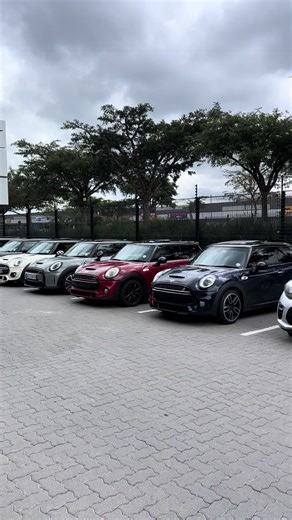 Come with me to a MINI COOPER RUN. Thank you @NK for the beautiful run.❤️❤️@TheCarScene #minicooper #johncooperworks #pumasuedexl #downpipe #jcw