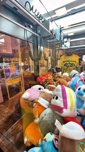 17K views · 130 reactions | One play left and this happens at the claw machine #clawmachine #arcade #arcadegames #clawmachinearcade #cranegame | Rowland Arcade Couple | Facebook
