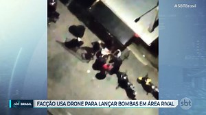 7K views · 137 reactions | Um explosivo foi lançado perto de crianças que brincavam em uma praça no Morro da Congonha, em Madureira, zona norte do Rio, na noite de domingo (15). Imagens de câmera de segurança mostram o momento em que o artefato atinge o chão. #sbtnews #sbtbrasil #jornalismosbt #notícias #noticiasdodia #noticiasdehoje | SBT News | Facebook