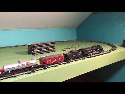 American Flyer Layout: Cleaning and Laying Track, Testing Switches, and Running the First Train!