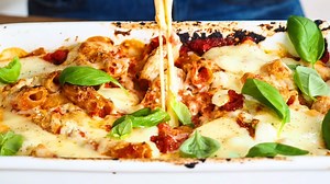 Baked rigatoni (Rigatoni al forno)