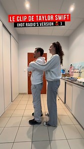 Notez leur niveau de danse /20 ! Et n’hésitez pas à mentionner @taylorswift, qu’elle rencontre vite ses futurs danseurs ! Mathilde, Alex et Théo ont recréé les poses iconiques du dernier clip de TayTay « Opalite » … ah c’est pas facile tous les jours d’être des swifties 😂 #hotradio #taylorswift #opalite | HOT RADIO