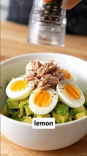 5-Minute Creamy Avocado Tuna Salad (Protein-Packed!)