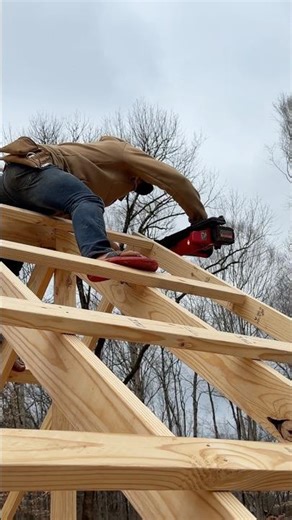 How to nail on the fly rafter ￼