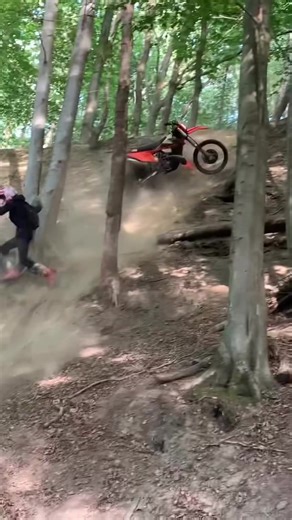 Encore une KTM volante 😂 . . . . #hardenduro #enduro #pourtoi #moto #ardecheenduro