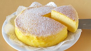 EASY 3-INGREDIENT Fluffy Cotton Cheesecake😋💕 Made it Already!? Recipe in English is HERE: http://createeathappy.blogspot.jp/2013/05/how-to-make-3-ingredients-souffle.html 材料３つでスフレチーズケーキの日本語レシピはこちら: http://www.cooklabo.blogspot.jp/2013/05/3.html | Ochikeron