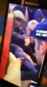 13 reactions | تھپڑ کے بعد ‏انڈہ بھی پڑ گیا جس نے نبی کریم صلی اللہ علیہ وآلہ وسلم کی شان میں گستاخی کی وہ ذلیل و رسواء ہو کر مرا | Jokes and funny videos | Facebook