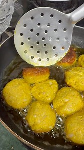 795K views · 12K reactions | Loki kofta recipe Lauki bottle gourd - 1 cup grated Besan gram flour - 3 tbsp paneer Onion - 1 chopped Haldi - ¼ tsp Lal mirch - ½ tsp Jeera & Kali mirch - ½ tsp Salt - to taste Oil - for frying For Gravy Onion - 2 Tomato - 2 Garlic - 5 cloves Magaz watermelon seeds - 1 tbsp Jeera - ½ tsp Tejpatta - 1 Haldi - 1tsp Mirch - 1tsp Dhaniya - 1tsp Garam masala - 1tsp Salt - to taste Cream malai - 2 tbsp Dhaniya patti - for garnish | Avi2spice | Facebook