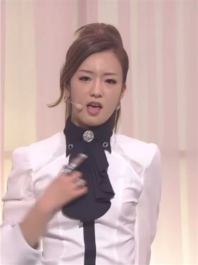 Bomi de Apink: Momentos Profesionales y Divertidos