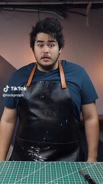 Use a heat gun to prep the surface of your prop for paint #diy #cosplay #cosplayer #cosplaytips #evafoam #maker