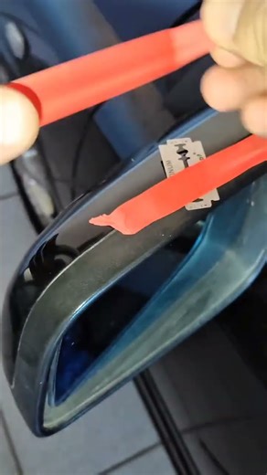 blade technique in the rear-view mirror