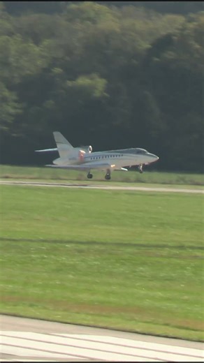 Dassault Falcon 900EX Arrives At Lunken.