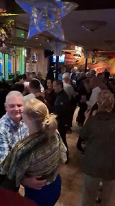 Altijd mooi druk je lijf tegen dat van mij van Corry Koning. Bij ons komen alle dansen voorbij. Het is alle zondagen te doen. M.u.v zondag 28 dec maar op 4 januari starten we weer. Eetcafe Sophie's Choice Maasbandijk 1-A 5331KB Kerkdriel Welkom vanaf 14.00 uur tot 19.00 uur Entree en parkeren zijn gratis. | Gezellig samen.