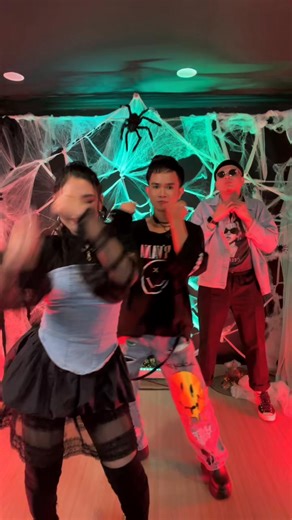 18K views · 240 reactions | Sayaw muna bago mag haunt  live ulit kame mamaya 6PM to 3AM see you guysss! #fowleronlineofficial Tikt0k: fowleronlineofficial | Fowler Online | Facebook