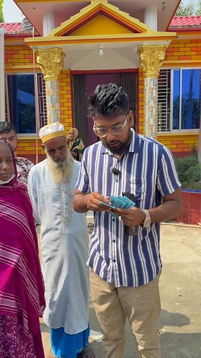 576K views · 33K reactions | আপনারা তাকে সাহায্য করুন | Brain Message 001 | Facebook