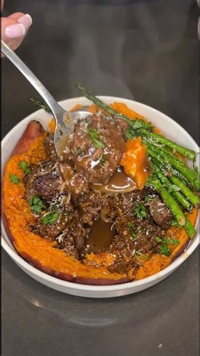 Steak Bites over Loaded Sweet Potato Bowl 🥩🍠
