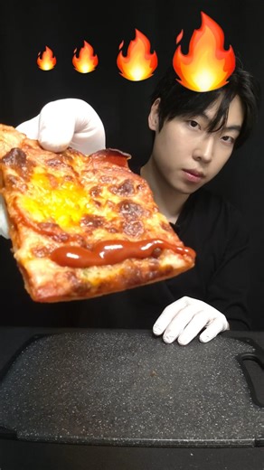 Spicy Buldak Pizza Challenge 🍕🔥🔥 #mukbang #buldak