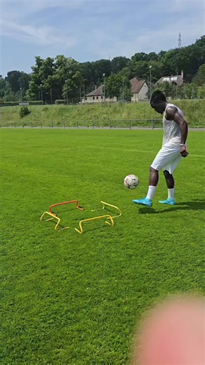 Elite Foot Academy (@elitefootacademy)’s videos with original sound - DoRa