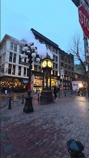 “Gastown Vibes & The Legendary Steam Clock” #vancouver #travel