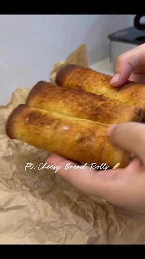 Cheesiest Bread Rolls 🤌🏻 #cheesyrolls #breadrolls #easyrecipes #quickrecipes #the_kitchen_duo
