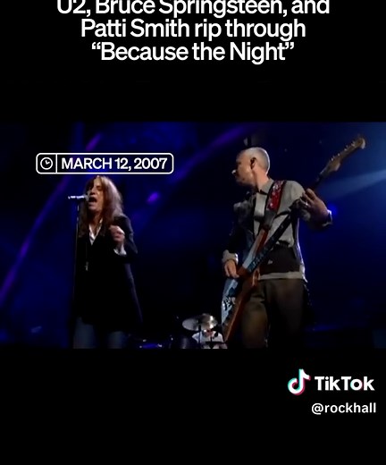 Did you know that “Because the Night” was co-written by Patti Smith and Bruce Springsteen? In an incredibly rare and special performance during the 25th Anniversary Rock & Roll Hall of Fame Concert in 2009, Patti Smith delivered one of the songs that helped define her career with a little help from @springsteen and @u2. #pattismith #brucespringsteen #u2 #becausethenight #rockhall