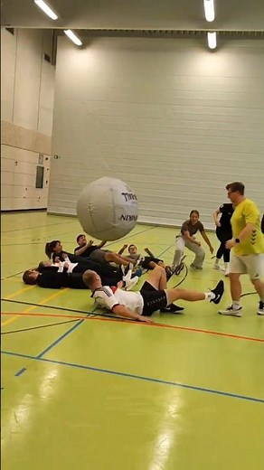 Kleine Spiele und Übungen mit dem Kinball oder Pezziball für den Sportunterricht #sportunterricht