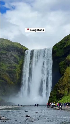Comment LINK and we’ll DM you our Iceland waterfall guide with locations and travel tips.