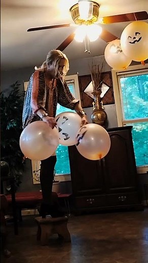 Jack-o'-lantern balloons for the ceiling fan