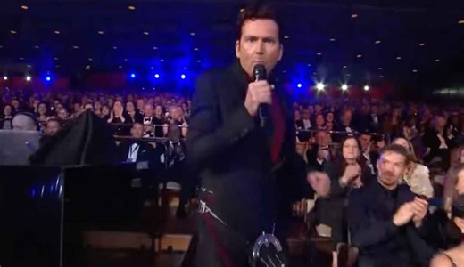 David Tennant opens BAFTA awards with stunning rendition of "I'm Gonna Be (500 Miles)"