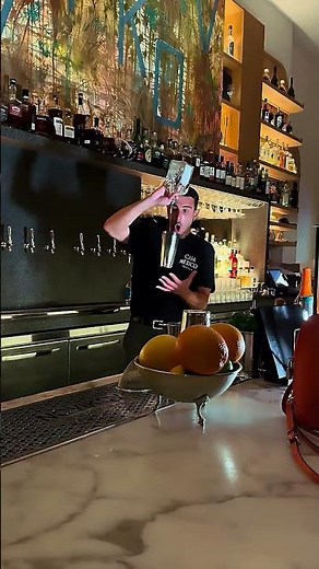 Magician Bartender Stuns Bar With Incredible Cocktail Tricks!