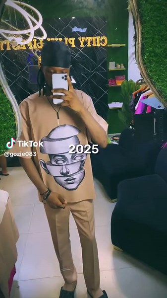 #fypシ゚ #foryoupagе #goviral #nativetiktok #gozietreads #500k #fyp #sticker #artwork #bespoke