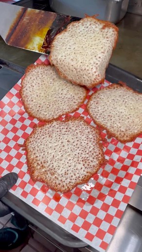 3.2M views · 22K reactions | Cheese shell pollo asado tacos from Papi Tacos & Churros in Los Angeles, CA #grubspot | Grubspot. | Facebook