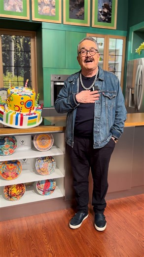 Hoy en Ventaneando celebramos con orgullo los 32 años de @azteca, una historia de compromiso, evolución y conexión con millones de hogares. ¡Gracias por permitirnos acompañarte todos los días! 💚📺 | Ventaneando