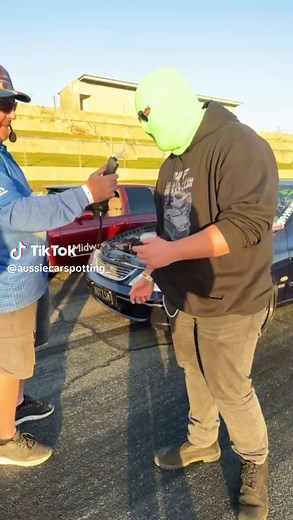 UP THE AU FALCON☝️🔥 #fyp #viral #aufalcon #burnout #aussie ⚠️ performed by professionals in a safe environment, do not attempt