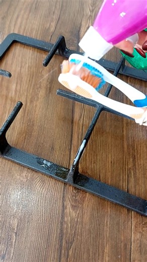 CLEANING HACKS | Don’t Throw Away Old Toothbrushes!🪥🤯😱👀 #shorts