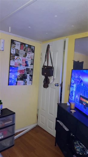 vasha sha’rae on Instagram: "I’ve been short changed for soooo long so to finally get paid what I know I’m worth is EXCITING! I’m going to make the best out of this second chance while keeping a positive outlook on things 🙏🏼 If you’re seeing this please follow me and let’s be friendssss because I don’t bite ✨ #girlssupportinggirls #startingover #levelingup #cnalife #caregiversupport #dsp #caregiver #sidehustleforbeginners #dsp #cna #rockbottom #overcomingfear #newopportunities #savingmoneytips